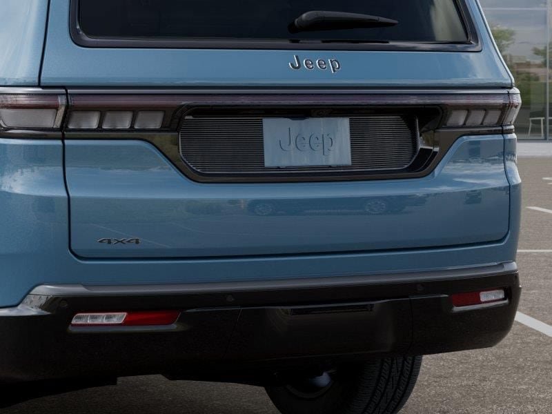 New 2026 Jeep Grand Wagoneer Limited w/ Convenience Group I AWD/4WD image 13
