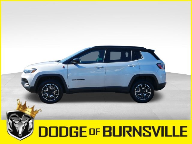 Used 2024 Jeep Compass Trailhawk AWD/4WD image 4