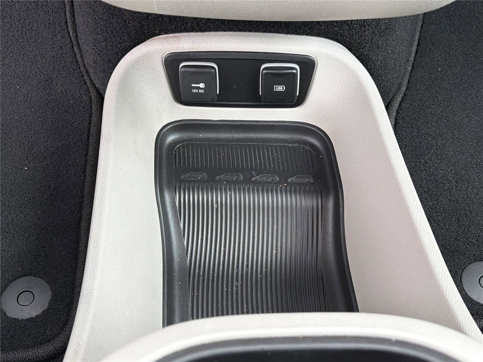 Used 2018 Chrysler Pacifica Touring-L Plus FWD image 9