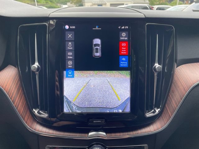 Certified 2023 Volvo XC60 B5 Plus AWD/4WD image 21