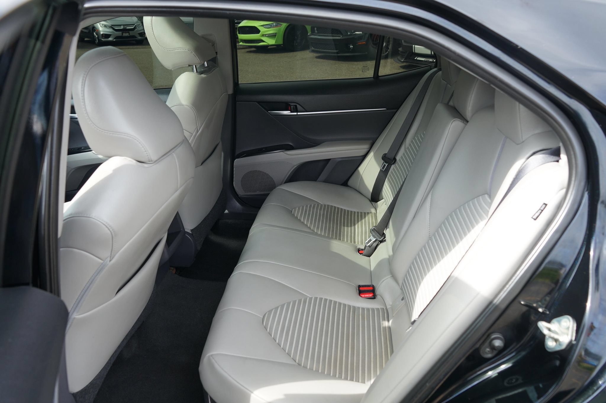 Used 2019 Toyota Camry SE w/ Audio Package FWD image 14