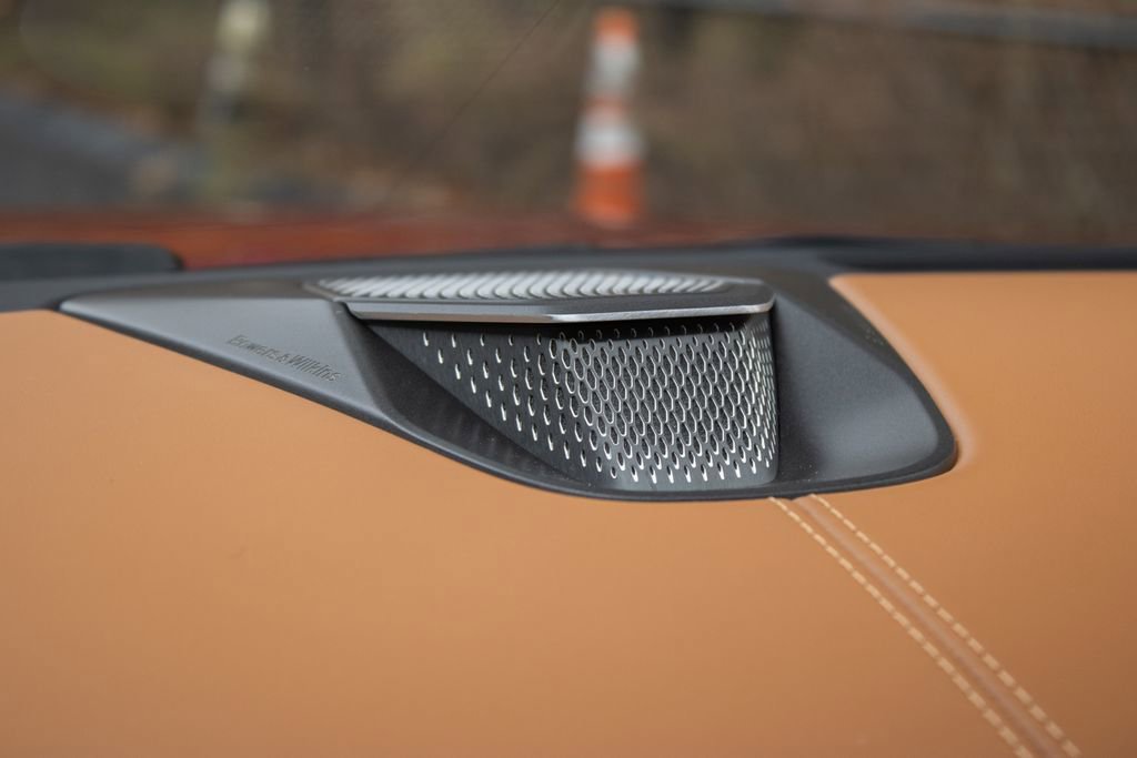New 2026 Aston Martin Vanquish Convertible RWD image 21