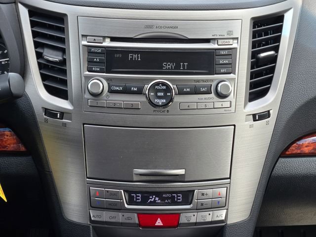 Used 2010 Subaru Outback 2.5i Limited AWD/4WD image 3