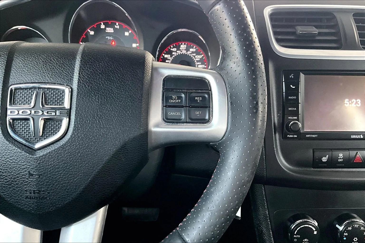 Used 2013 Dodge Avenger R/T FWD image 11
