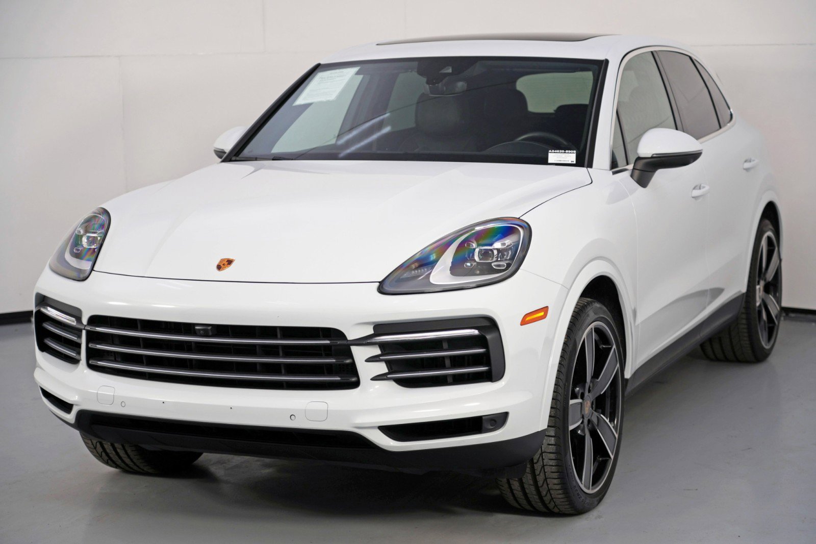 Used 2023 Porsche Cayenne Platinum Edition w/ Premium Package image 48