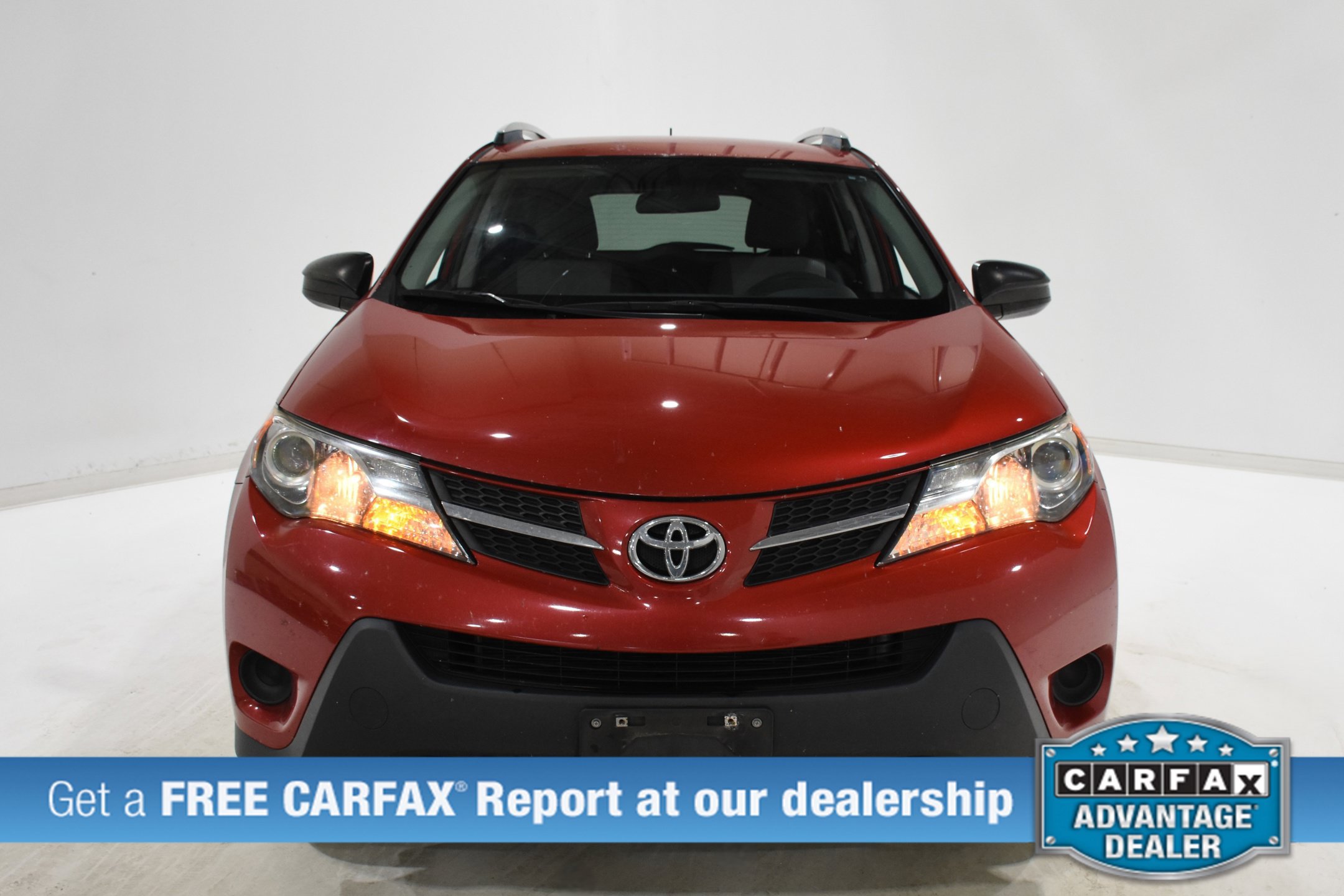Used 2014 Toyota RAV4 LE AWD/4WD image 2