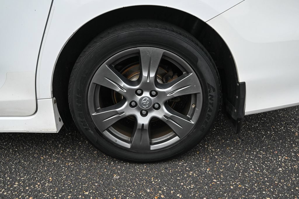 Used 2017 Toyota Sienna SE FWD image 13