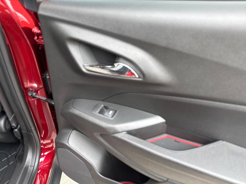 Used 2024 Chevrolet Trax RS w/ Driver Confidence Package FWD image 39