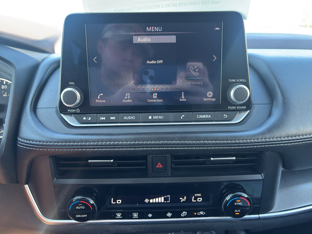 Used 2023 Nissan Rogue SV image 17