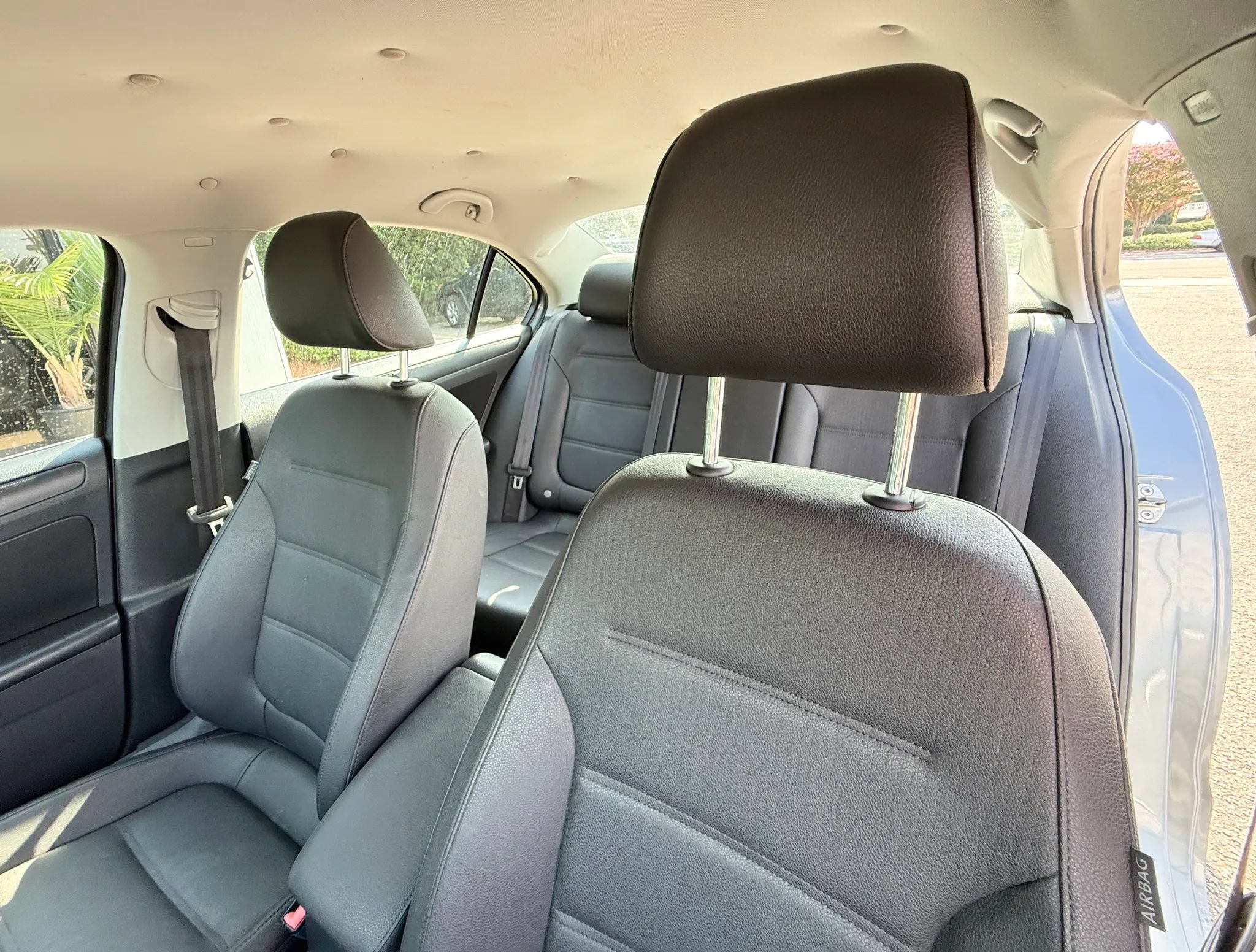 Used 2012 Volkswagen Jetta SE FWD image 35