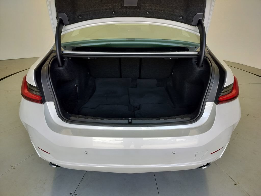 Certified 2025 BMW 330i Sedan RWD image 22