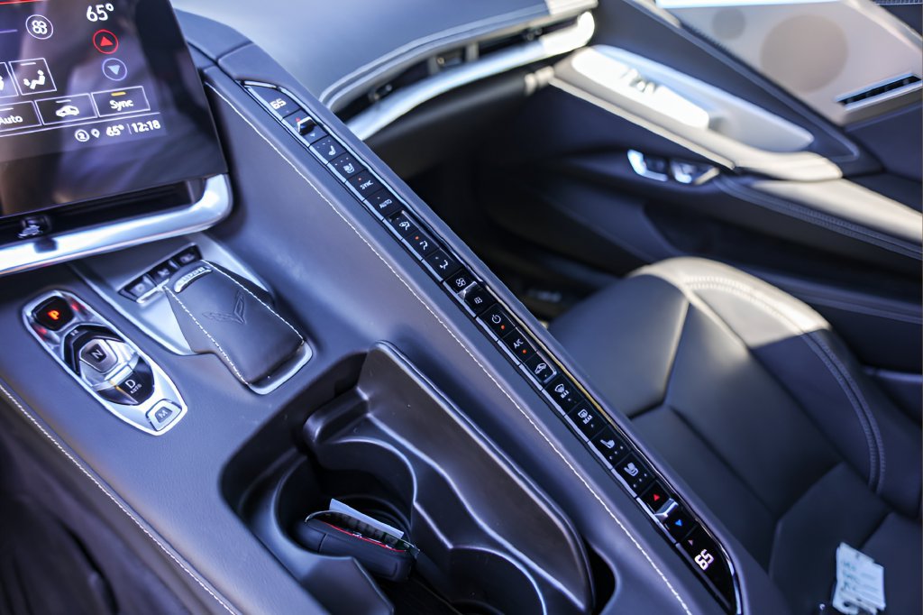 Used 2023 Chevrolet Corvette Stingray Preferred Cpe w/ Z51 Performance Package RWD image 17