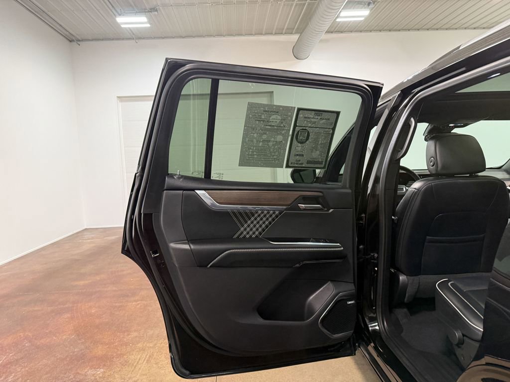 Used 2024 GMC Acadia Denali w/ LPO, Floor Liner Package image 46