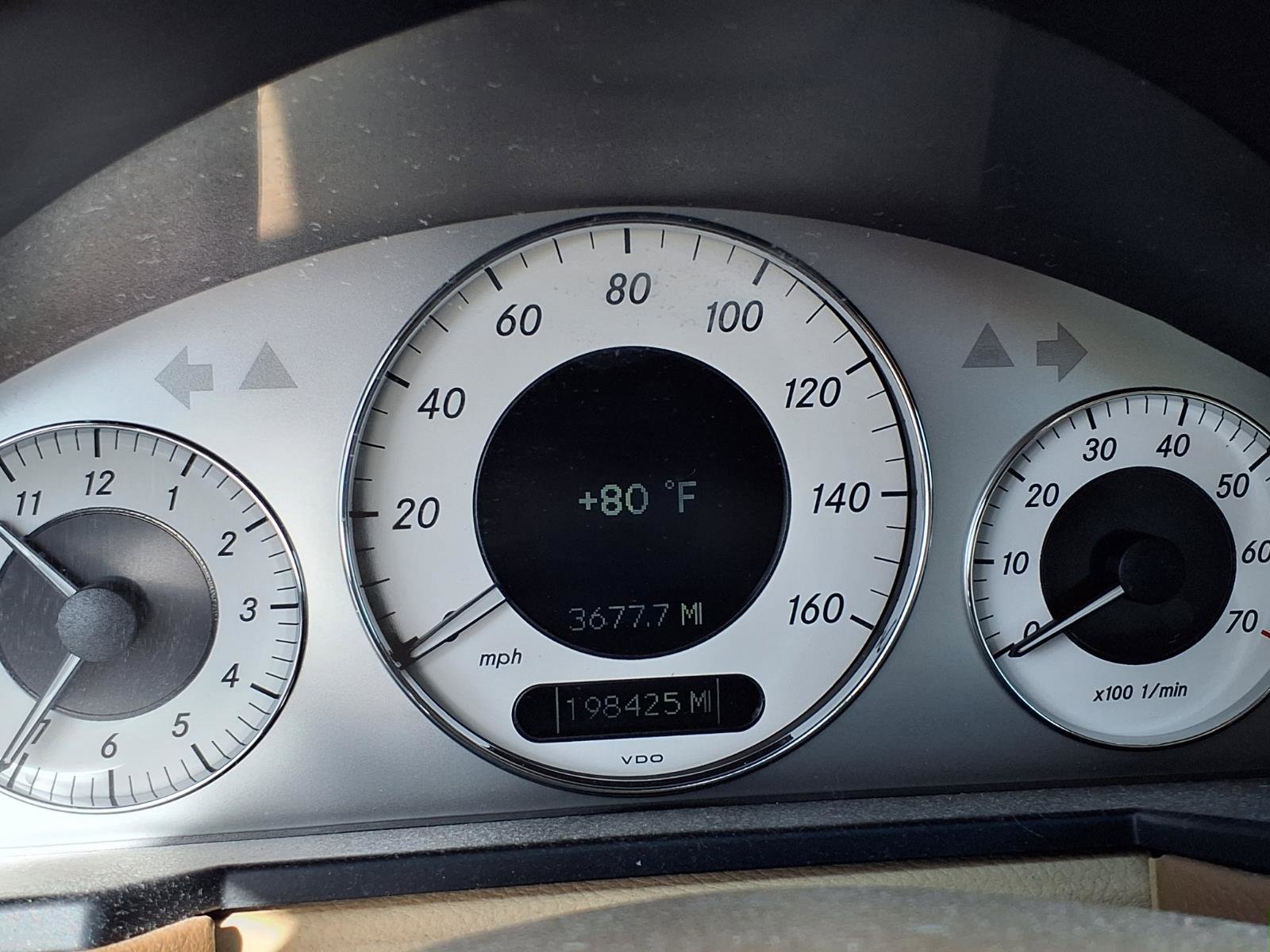 Used 2009 Mercedes-Benz E 350 Sedan image 14