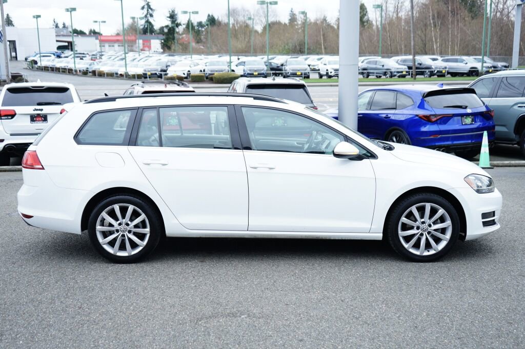 Used 2016 Volkswagen Golf SE w/ Lighting Package image 6