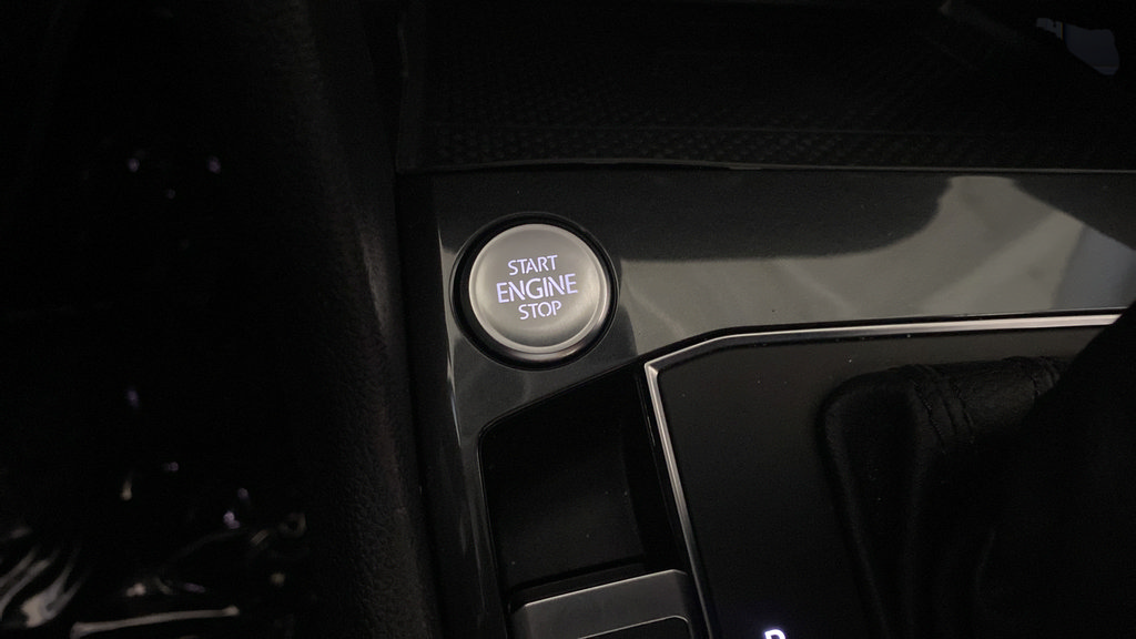 Used 2020 Volkswagen Tiguan SEL AWD/4WD image 29