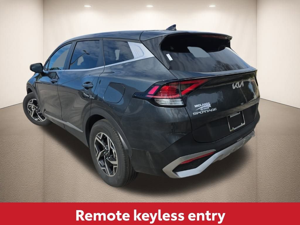 Used 2024 Kia Sportage LX image 7