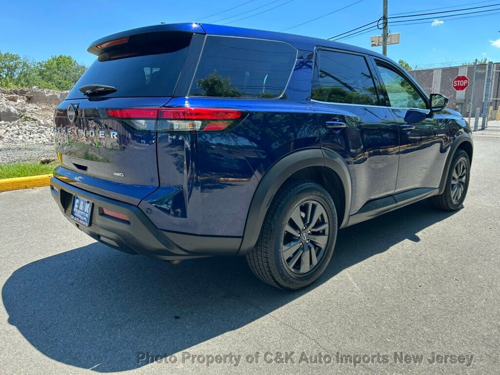 Used 2022 Nissan Pathfinder S AWD/4WD image 11