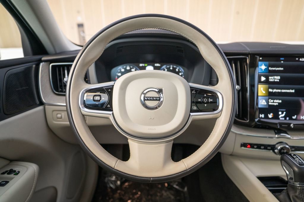 Used 2021 Volvo XC60 T5 Inscription w/ Advanced Package image 25