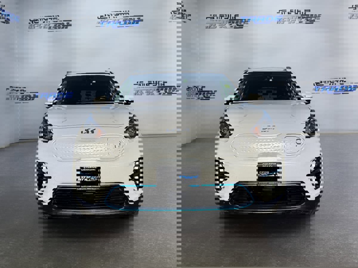 Used 2022 Kia Niro EX Premium w/ Cold Weather Package image 2