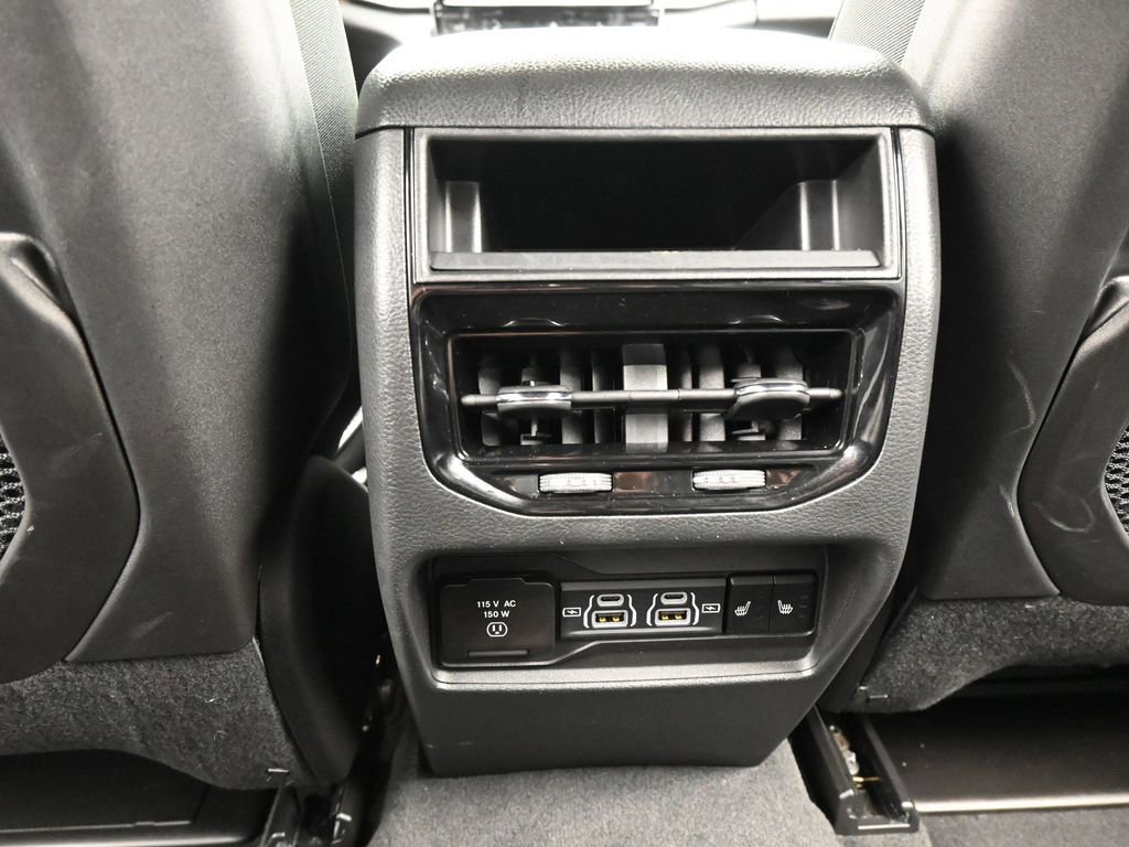 Used 2024 Jeep Grand Cherokee Limited RWD image 41