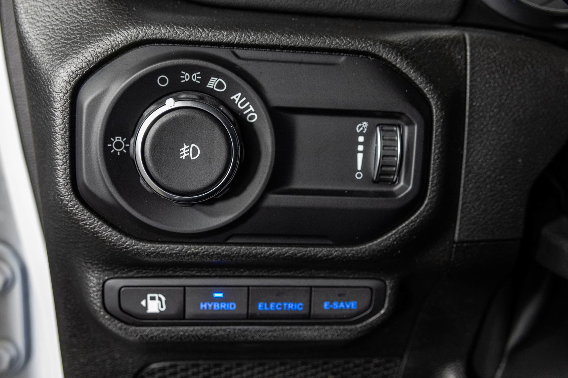 Used 2023 Jeep Wrangler Unlimited Sahara w/ Cold Weather Group AWD/4WD image 33