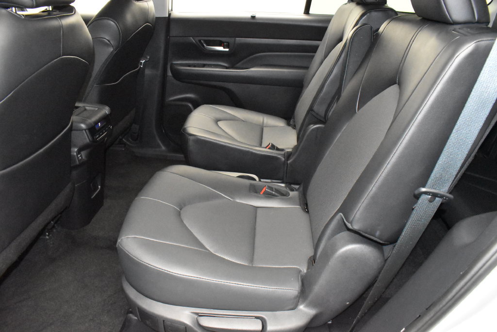 Used 2024 Toyota Grand Highlander AWD image 34