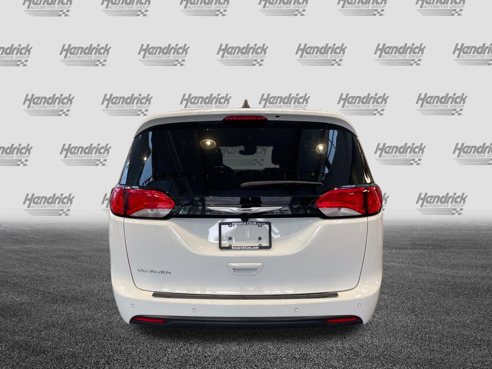 Used 2025 Chrysler Voyager LX FWD image 9