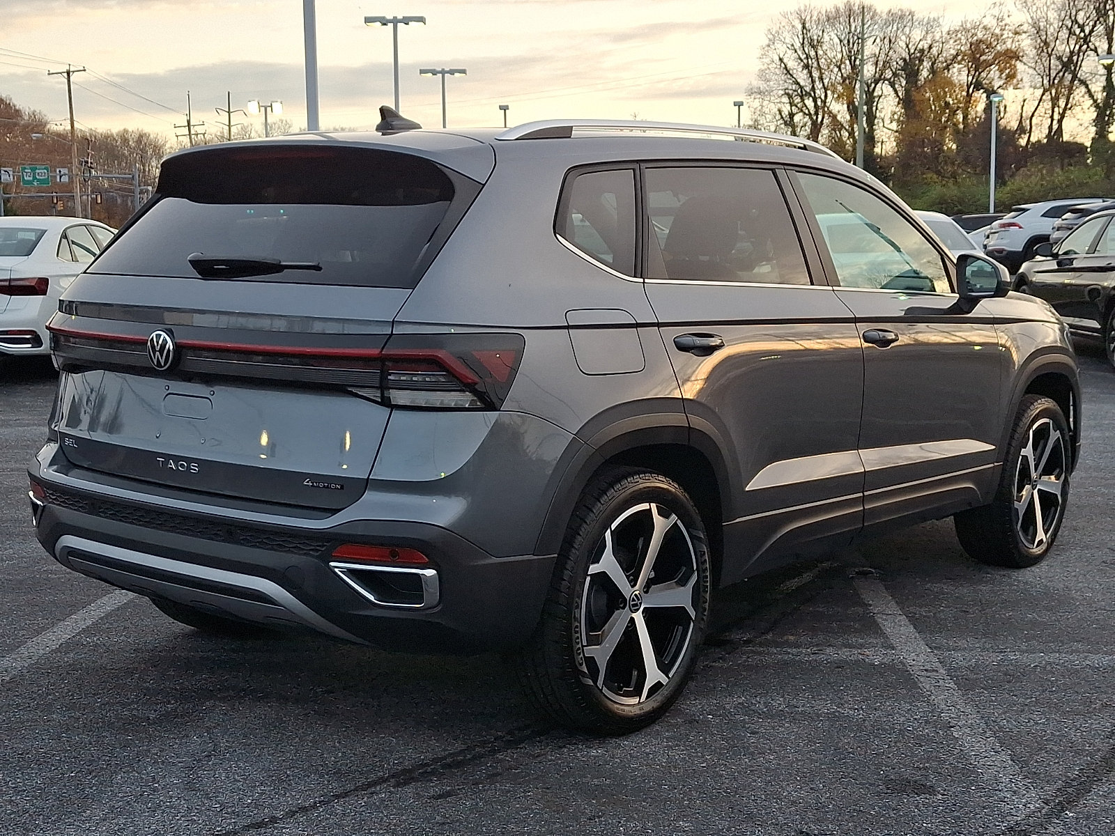 New 2026 Volkswagen Taos SEL AWD/4WD image 5
