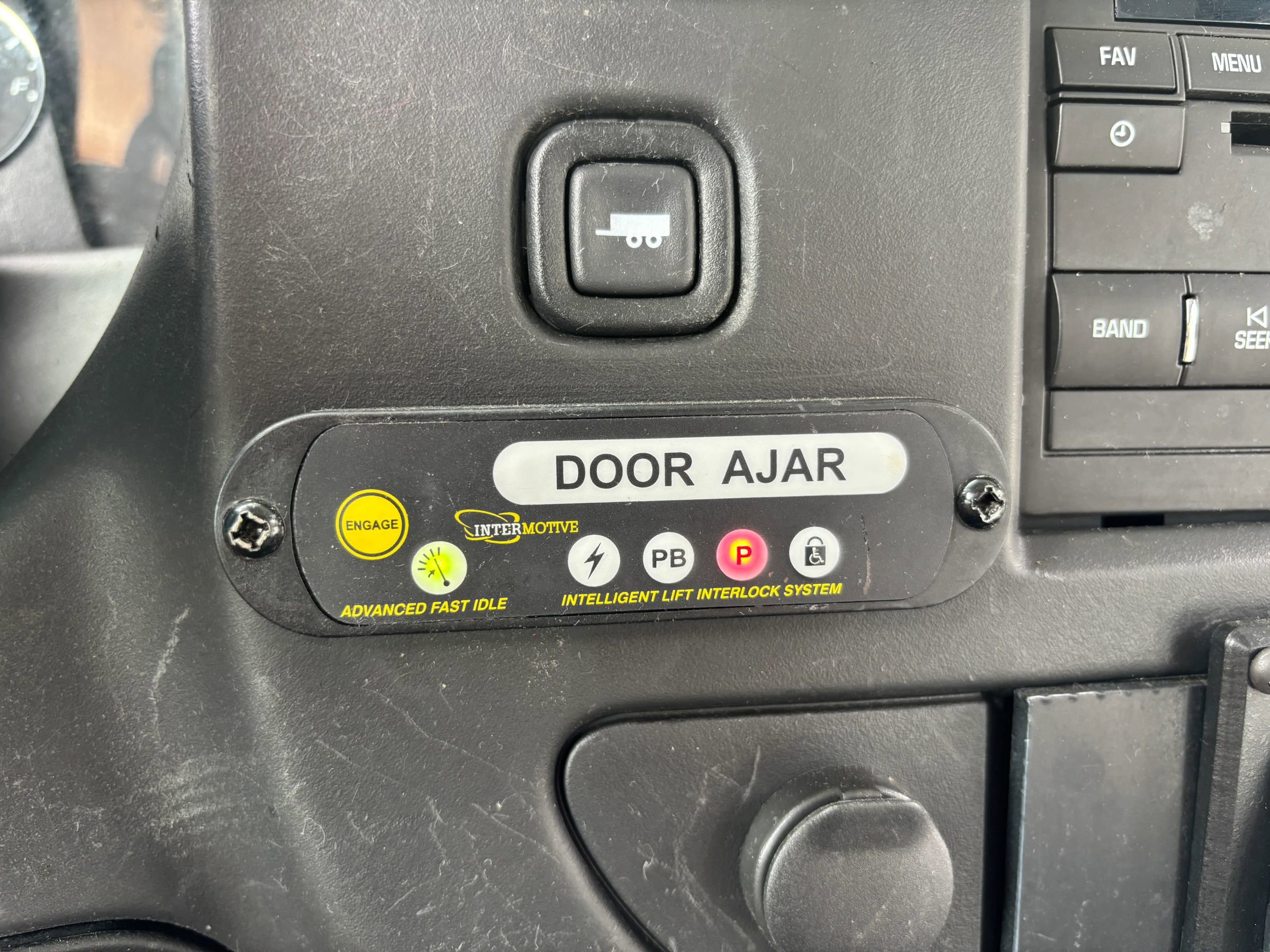 Used 2015 Chevrolet Express 4500 w/ Shuttle Bus Package RWD image 50