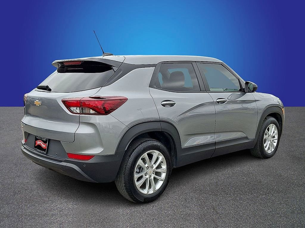 Used 2024 Chevrolet TrailBlazer LS w/ LS Convenience Package FWD image 5