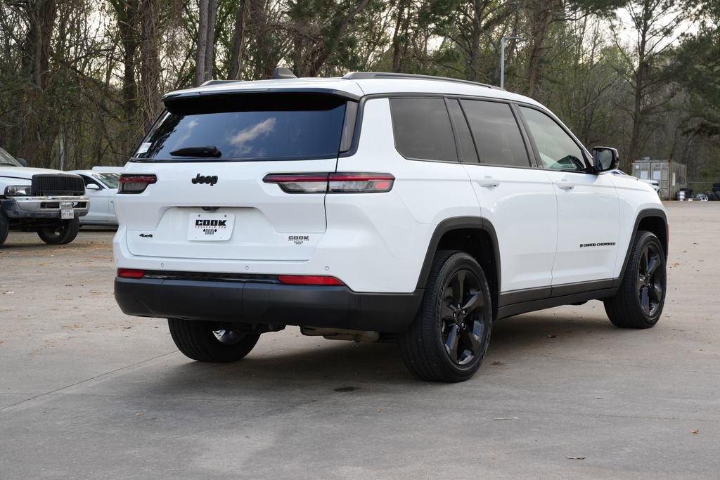 Used 2023 Jeep Grand Cherokee L Laredo image 4