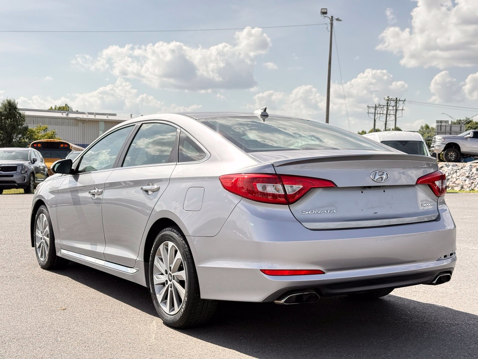 Used 2015 Hyundai Sonata Sport w/ Option Group 03 FWD image 12