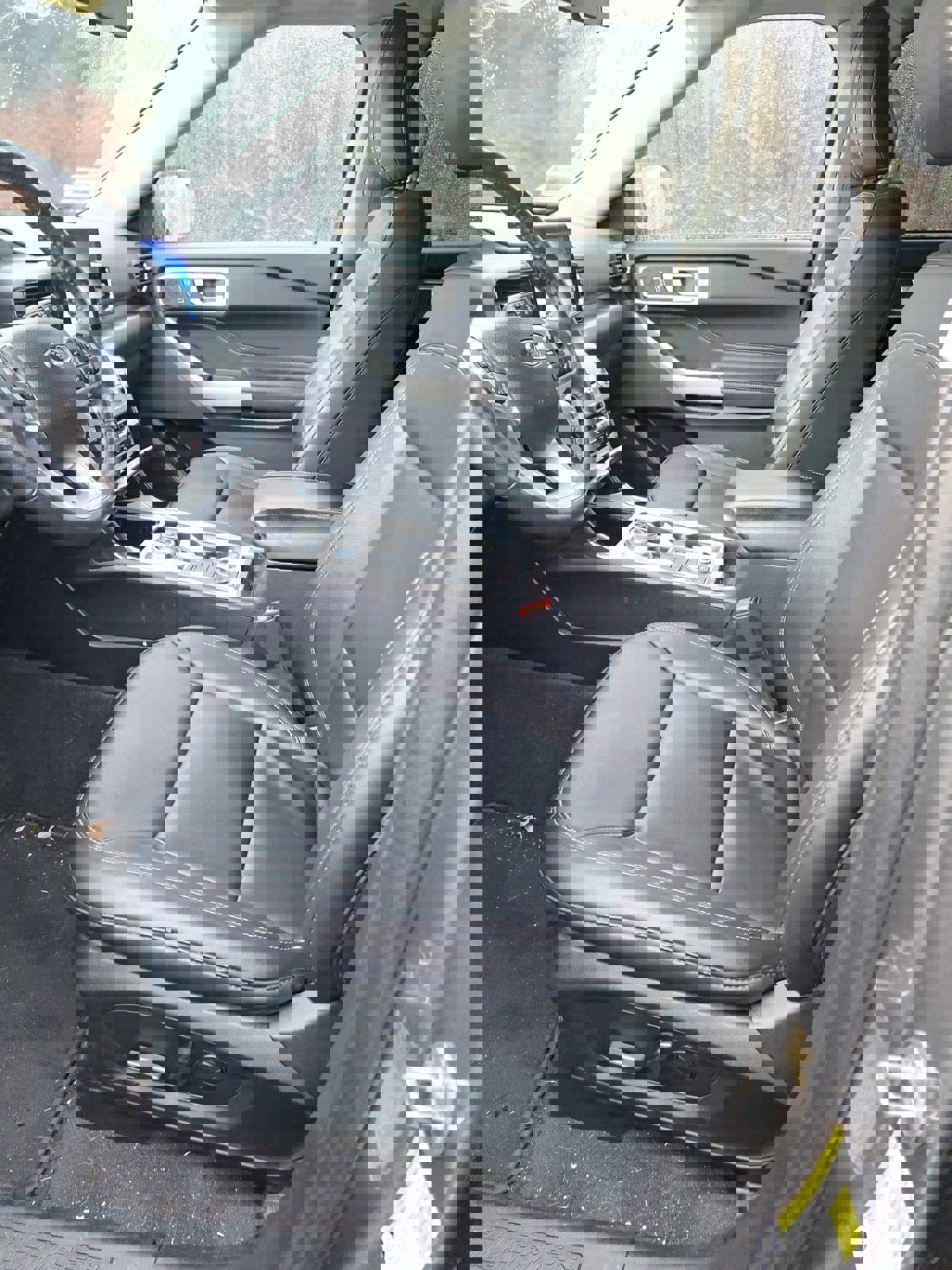 Used 2022 Ford Explorer XLT w/ Equipment Group 202A image 7