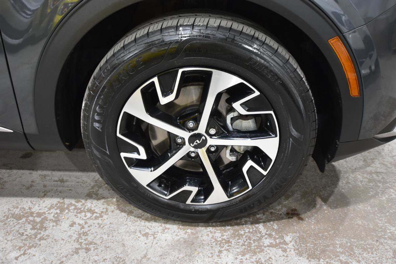 Used 2024 Kia Sportage EX image 53