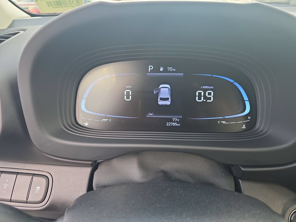 Used 2024 Hyundai Venue Limited FWD image 14