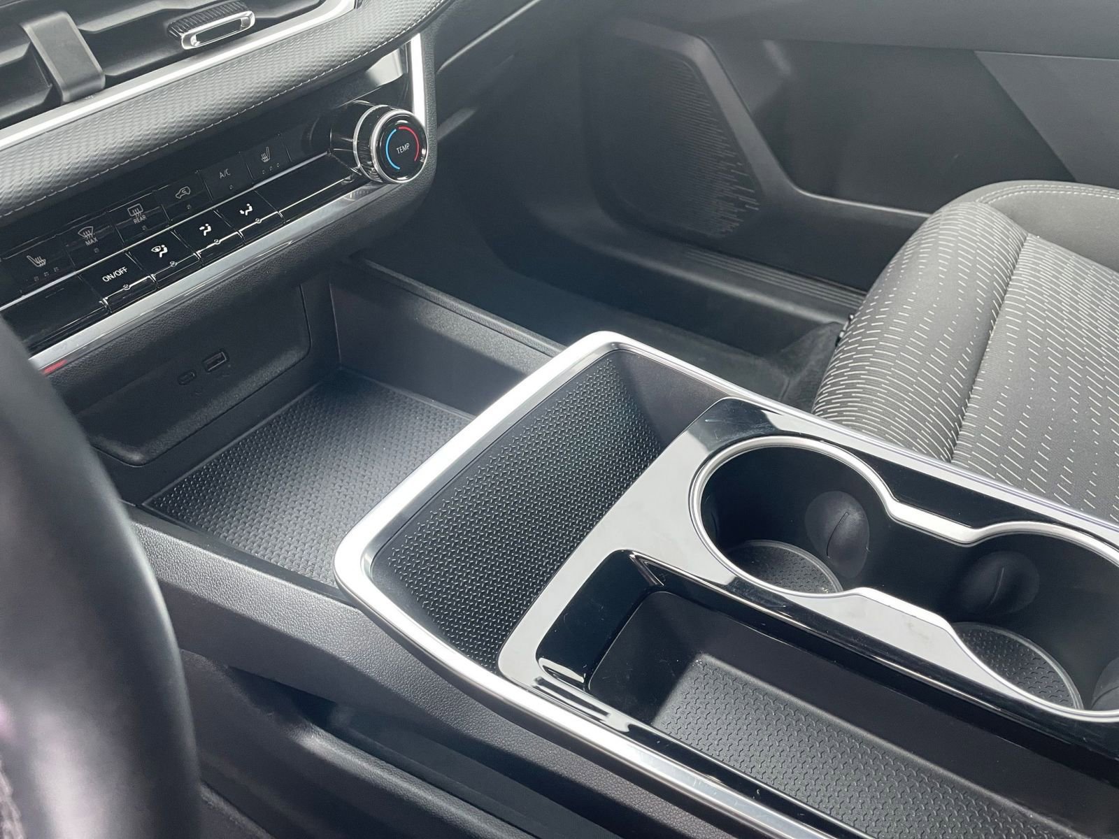 Used 2025 Chevrolet Equinox LT image 35