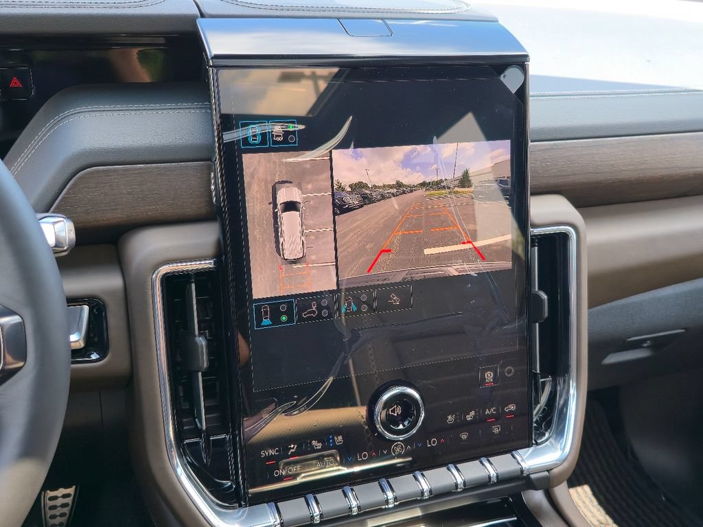 New 2026 GMC Yukon XL Denali Ultimate AWD/4WD image 16