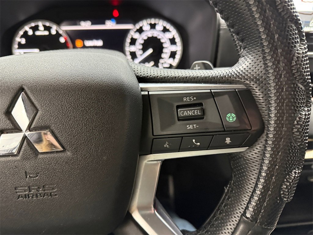 Used 2022 Mitsubishi Outlander SE image 34