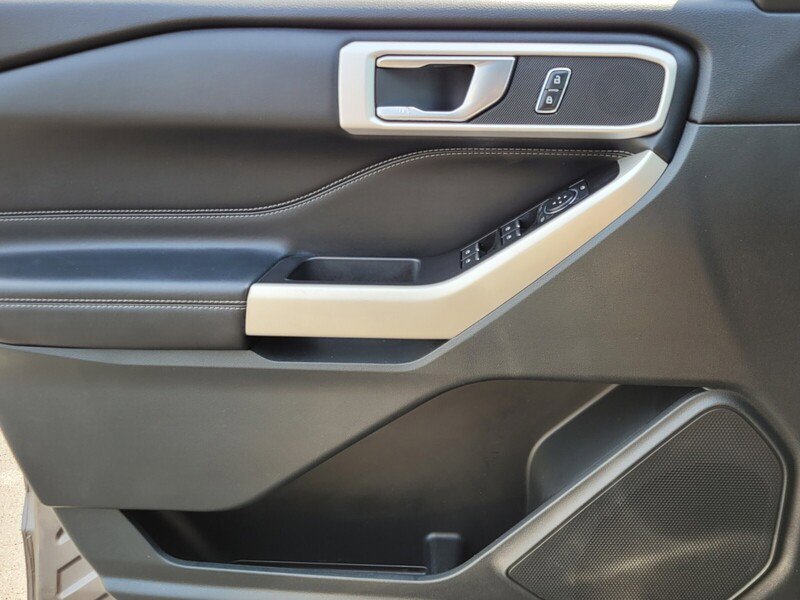 Used 2021 Ford Explorer XLT w/ Equipment Group 202A image 28