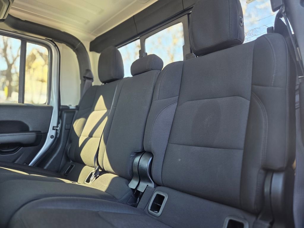 Used 2023 Jeep Gladiator Overland image 22