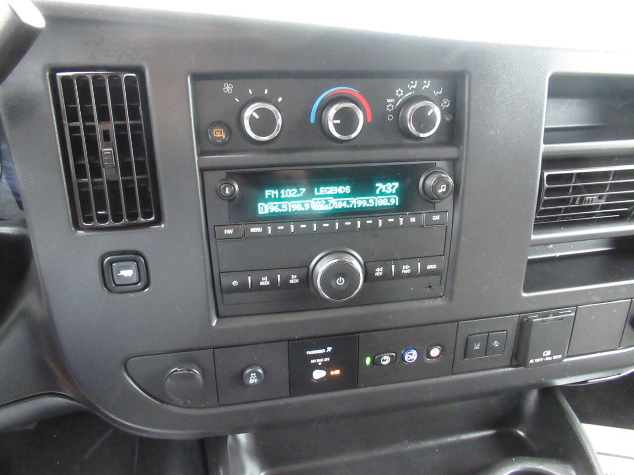 Used 2025 Chevrolet Express 3500 LT w/ LT Preferred Equipment Group RWD image 20