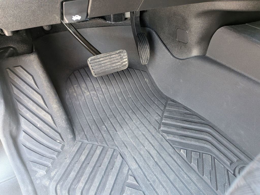 Used 2024 Chevrolet Silverado 1500 RST image 16