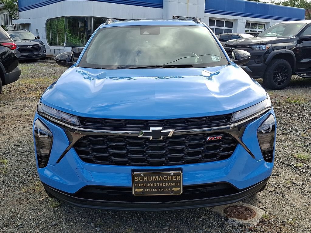 Certified 2024 Chevrolet Trax RS w/ Sunroof Package FWD image 2
