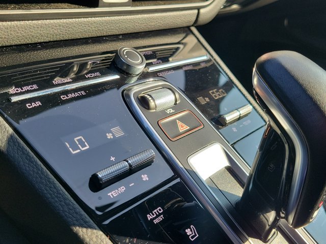 Certified 2023 Porsche Cayenne S Platinum AWD/4WD image 37