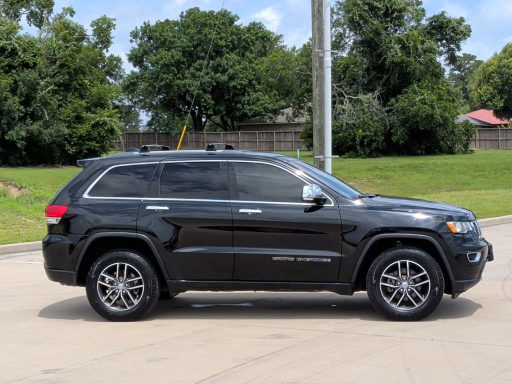 Used 2017 Jeep Grand Cherokee Limited AWD/4WD image 9