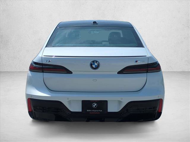 Used 2026 BMW i7 M70 AWD/4WD image 8