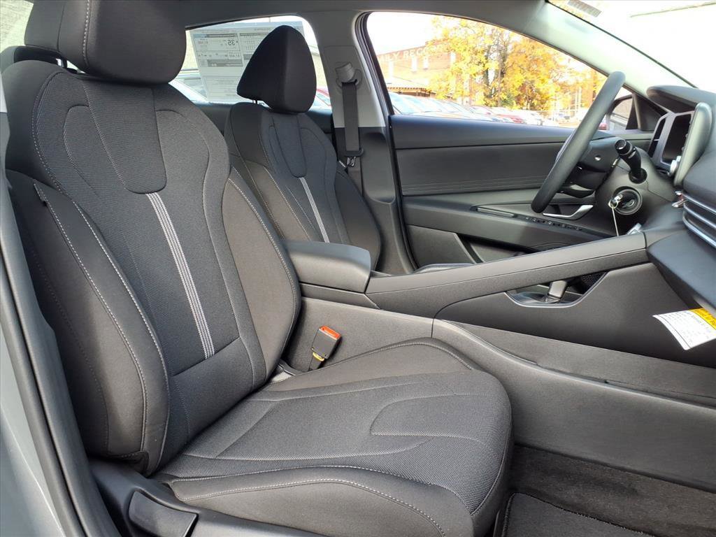New 2026 Hyundai Elantra SE image 5