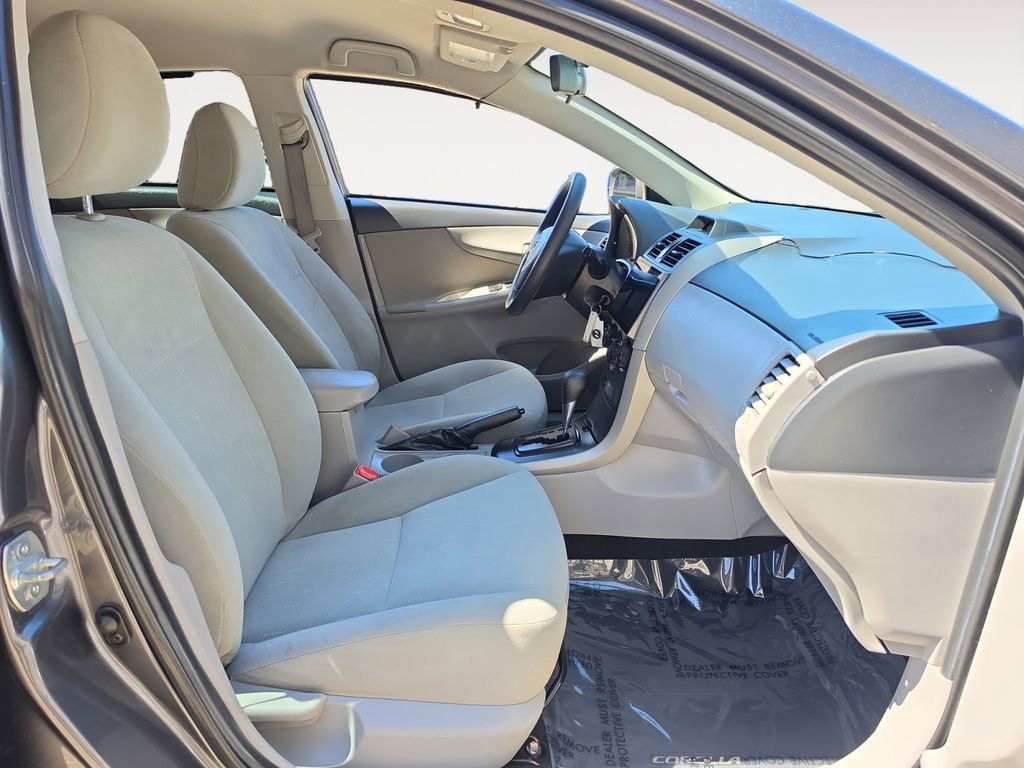 Used 2013 Toyota Corolla L FWD image 15