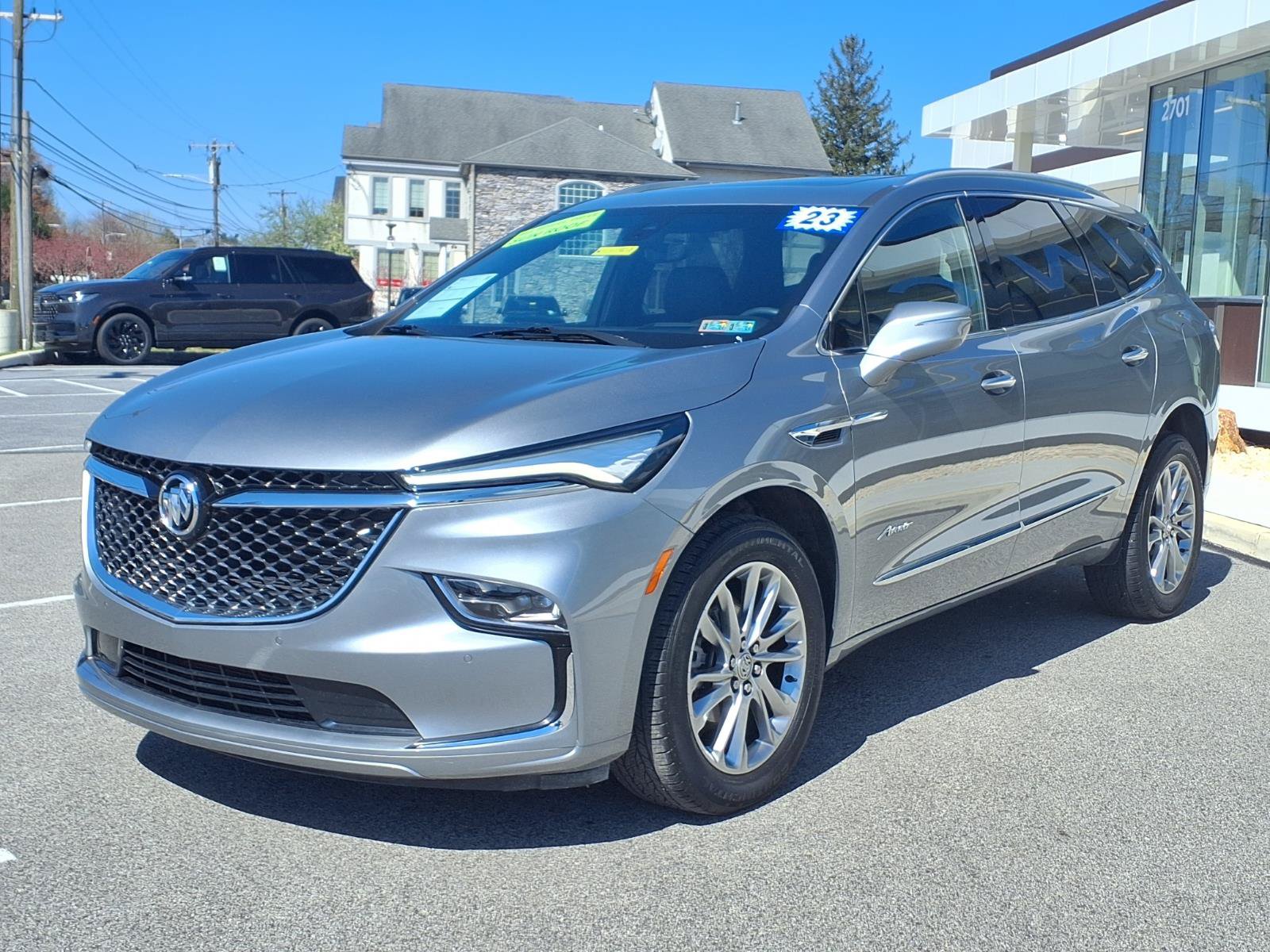 Used 2023 Buick Enclave Avenir w/ Avenir Technology Package AWD/4WD image 8